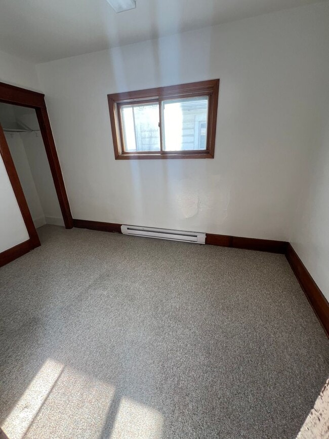 Photo - 810 Hess Ave Unidad #2