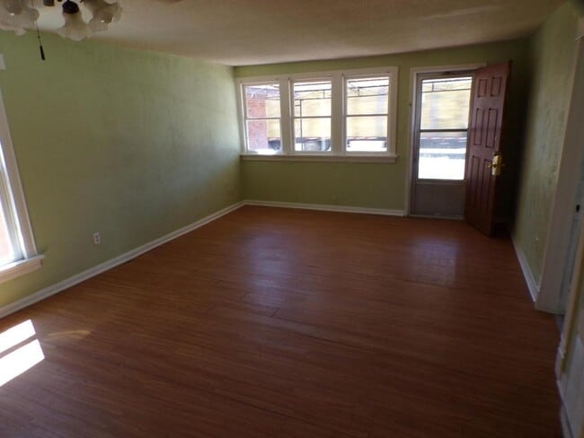 Photo - 414 W Main St