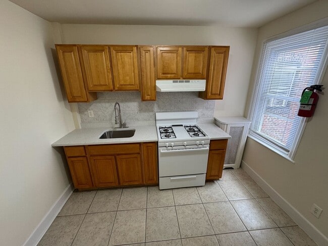 Photo - 1739 Roselyn St Unit 2ND FLOOR