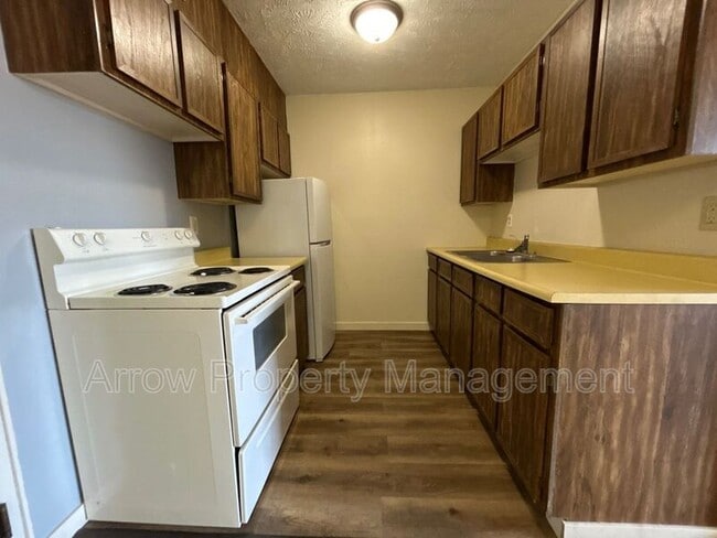 130 S 5th St