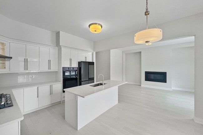 Photo - 3141 Searidge St