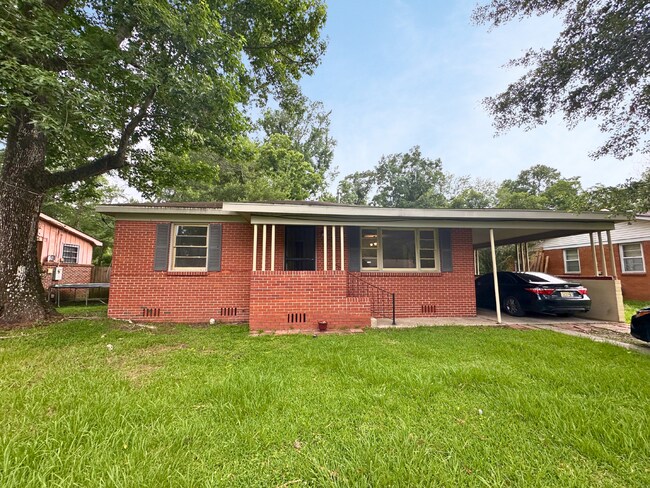 Building Photo - 916 Delmar Dr