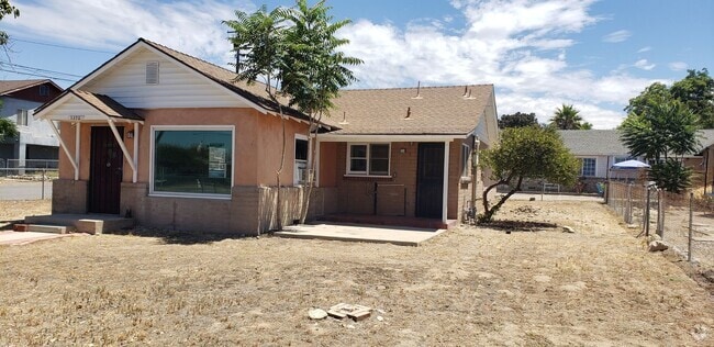 Building Photo - chr137 Unit 1372 Rental