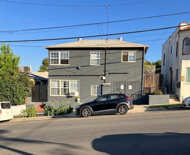 Building Photo - North Ave 49 Unit 1222 N Ave 49 (downstairs)