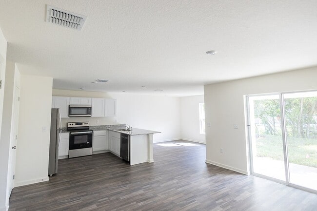 Photo - 664 Hillview Lp