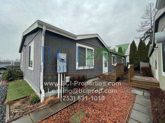 Building Photo - 3 BEDROOM, 2 BATH AVAILABLE $1795.00 Rental