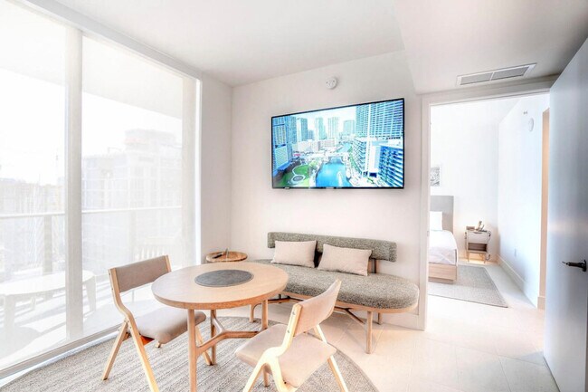 Photo - 601 NE 1st Ave Unidad ID1056555P