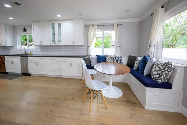 Photo - 2107 Dufour Ave