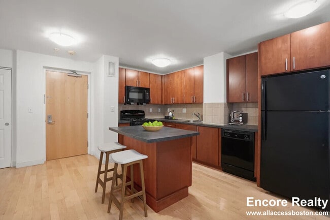 10 Camelot Ct Unit 10-5B