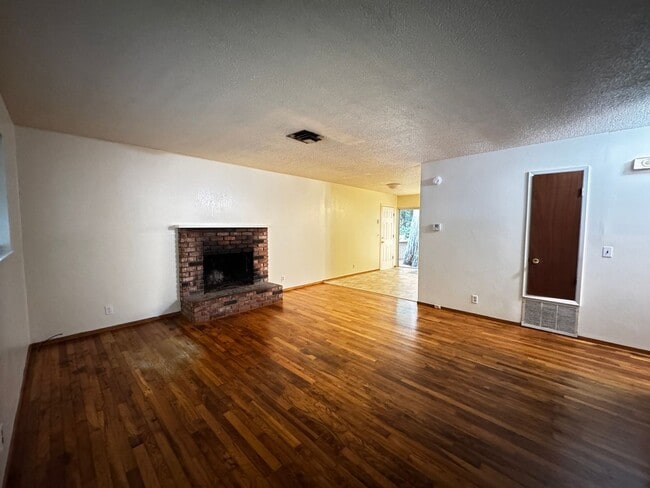 Photo - 3 Bedroom 2 Bath Home Located in Arcata!