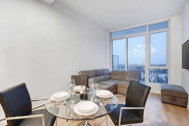 Photo - 13685-13102 102 Ave Unit ID1051768P