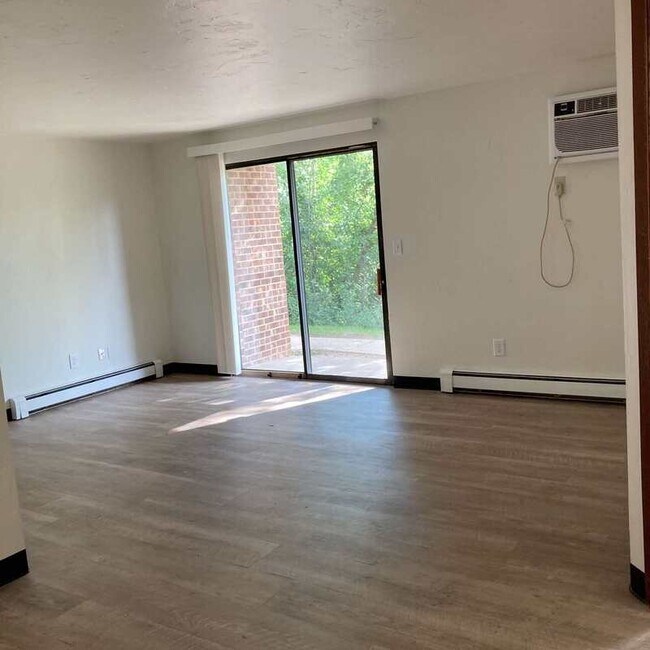 Photo - 2760 Humboldt Rd