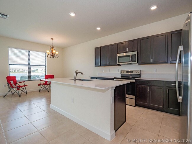 10032 W Villa Cir