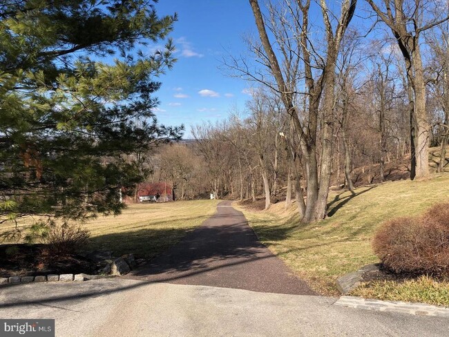 Photo - 1243 Bryn Tyddyn Dr