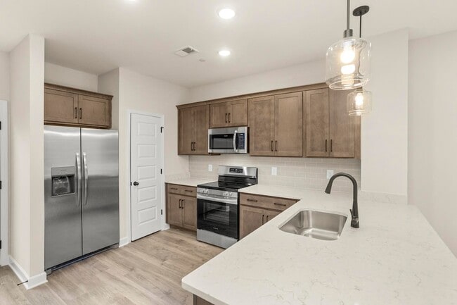 Photo - 521 Tappan Private Ln