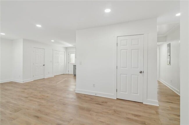 Photo - 4179 Hanes Dr
