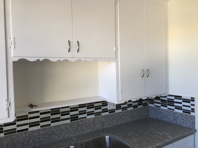 Photo - 3814 Country Club Dr Unidad 1 Bed