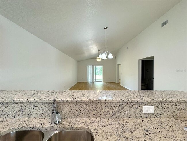 Photo - 908 Columbia Ln