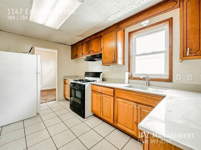 Photo - 1147 East Brockton-