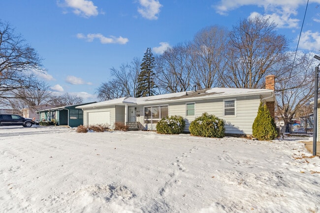 Photo - 3032 W 9th St