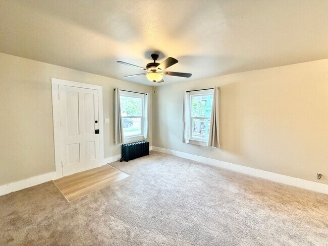 Photo - 209 E Willamette Ave Unit 209-1