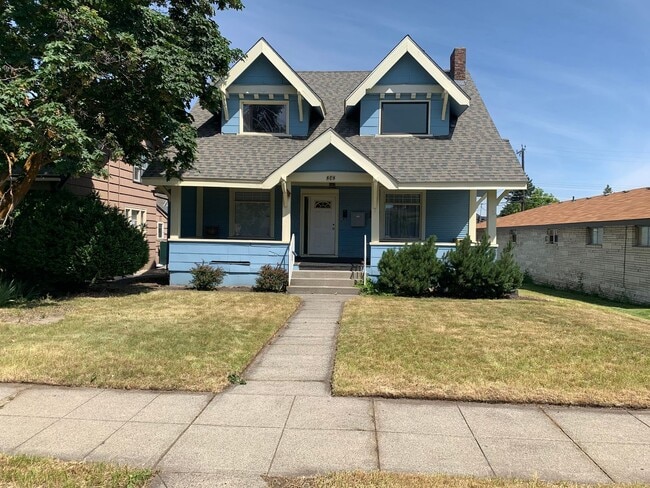 Building Photo - 808 W Augusta Ave Unit Apt 1