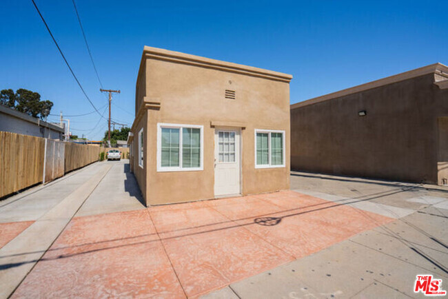 Building Photo - 2742 Santa Anita Ave Rental