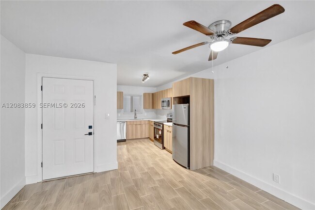 Photo - 1939 Jefferson St Unit 103