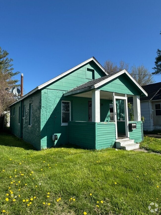 Building Photo - 2 Bed 1 Bath Saginaw Home w/ Garage