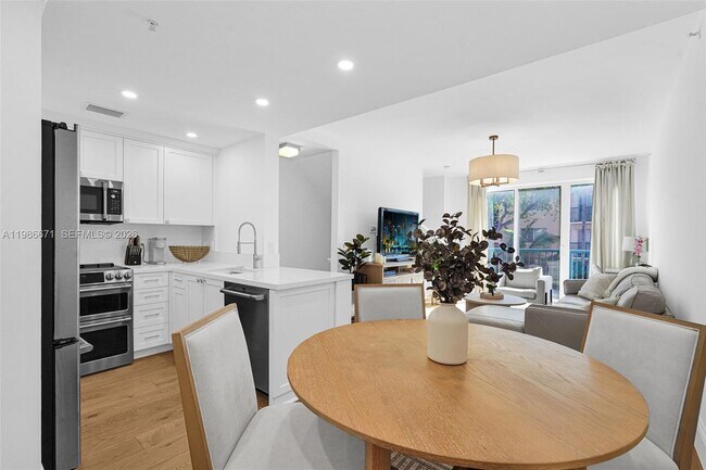 Photo - 2107 SE 10th Ave Unit 817