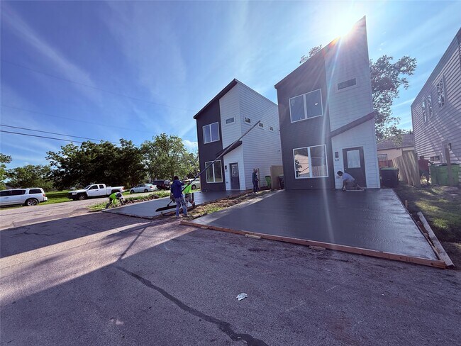Building Photo - 824 Mabel St