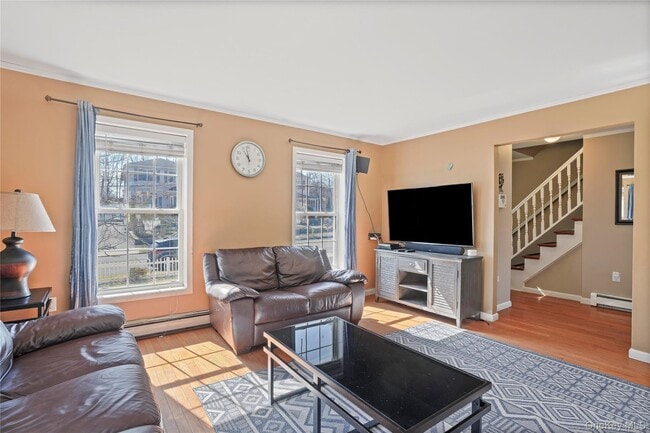 Photo - 102 Clinton St