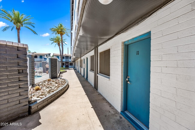 Photo - 3025 N 32nd St Apartment Unit 11