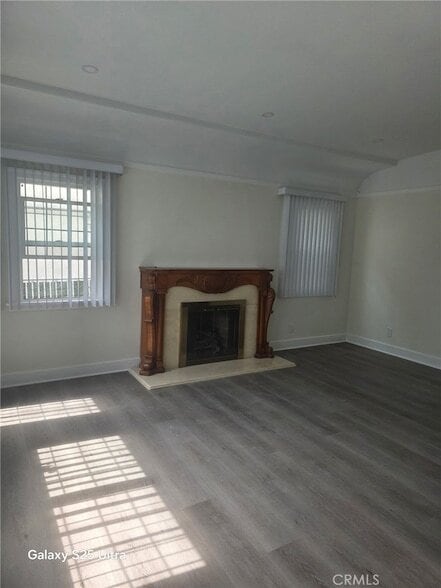 Photo - 521 E Valencia Ave