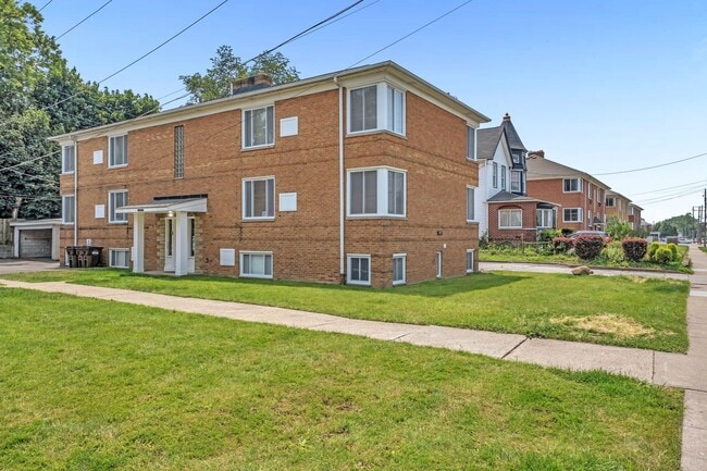 Photo - 18997 Hilliard Blvd Unit #2