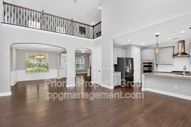 Photo - 16436 Palisades Cmns Dr