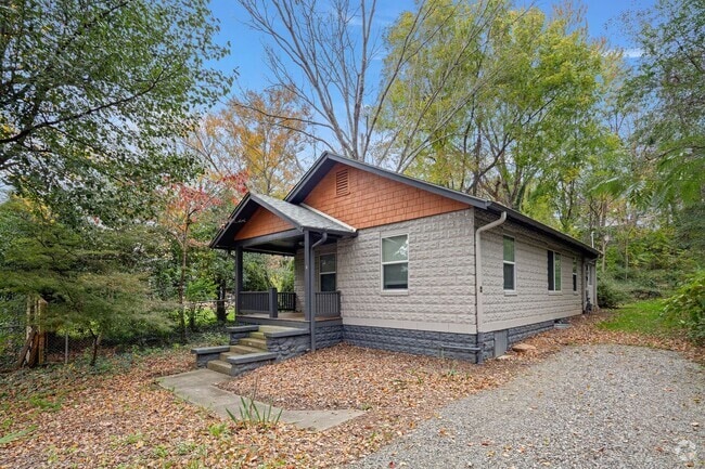 Building Photo - Beautifully Renovated Cottage - Great Nort... Rental