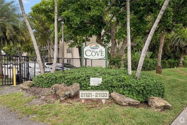 Building Photo - 21121 SW 85th Ave Unit 212 Rental