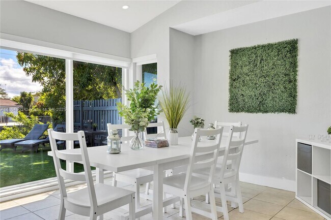 Photo - 2828 Cleveland St