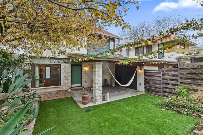 Building Photo - 805 Cumberland Rd Unit B