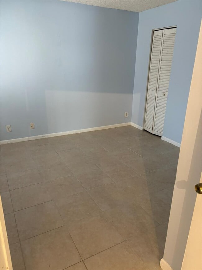 Photo - 9833 Westview Dr Unit 822