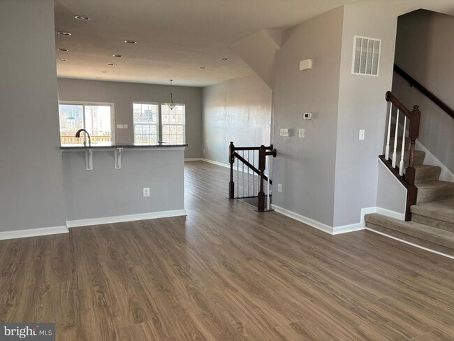 Photo - 212 Fiesta Drive