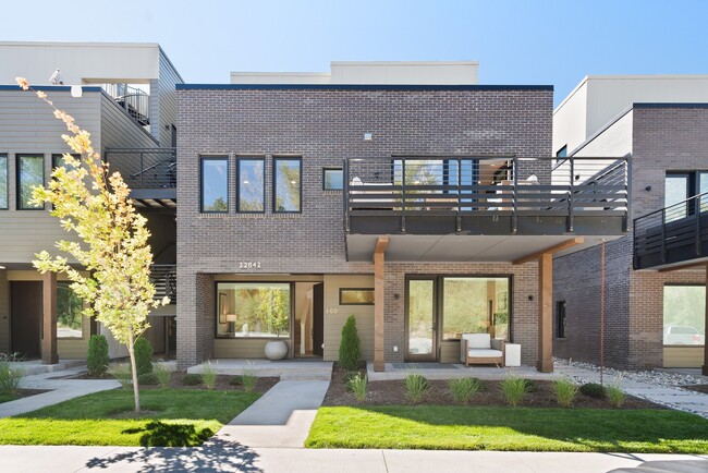 Photo - 22842 Two Rivers Rd Townhome