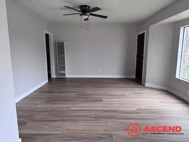 Photo - Charming 3-Bedroom Home with Gardener & Pest Control Included – Small Pets Welcome