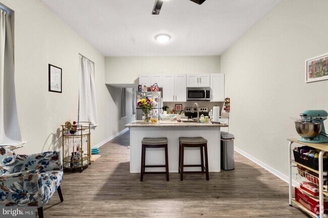 Building Photo - 954 Shackamaxon St Unit 1 Rental