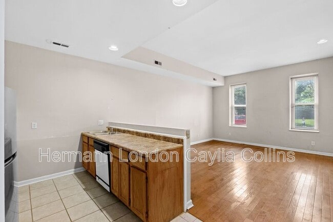 Photo - 1708 S Tucker Blvd