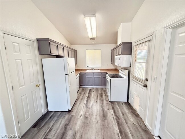 Photo - 1031 Karen Ct Unit B
