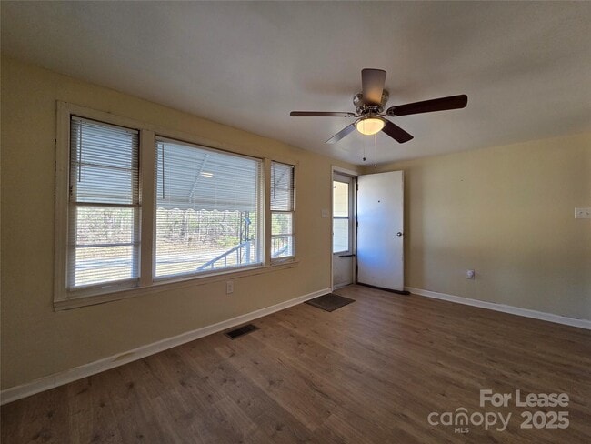 Photo - 8334 Oak Tree Rd