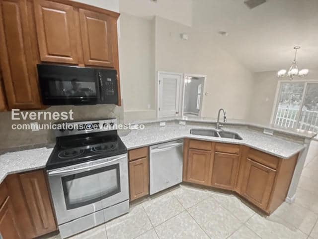 Photo - 7001 Interbay Blvd