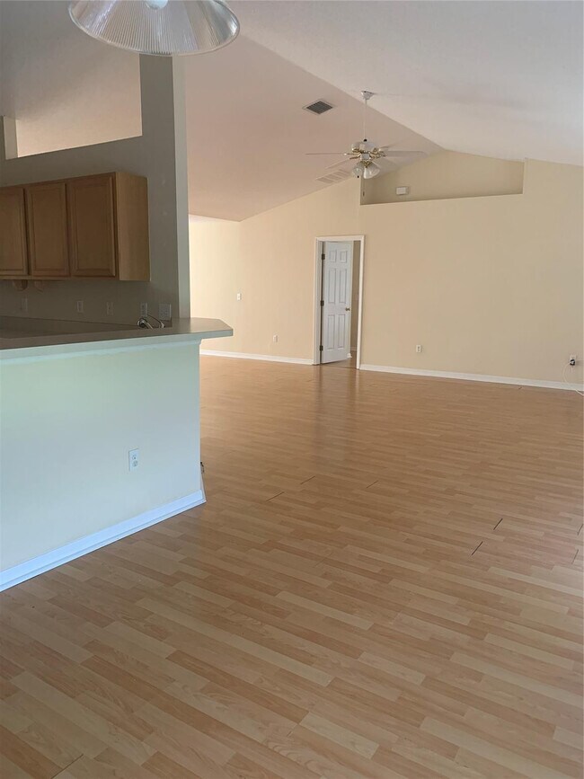 Photo - 3190 SW Curcuma St